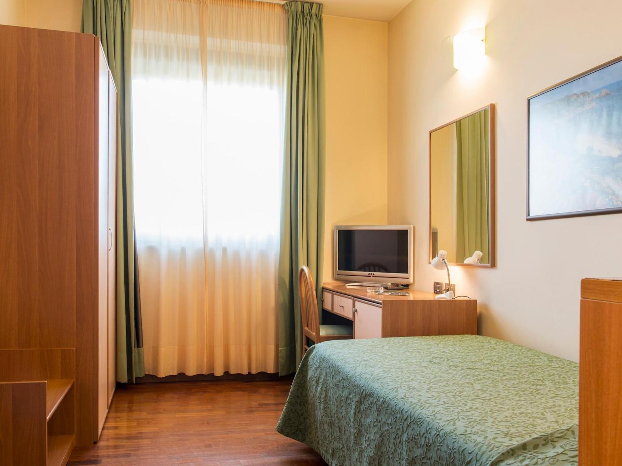Hotel Torresi Potenza Picena Rum bild