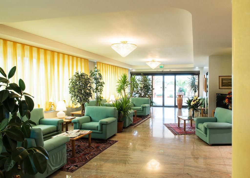 Hotel Torresi Potenza Picena Exteriör bild