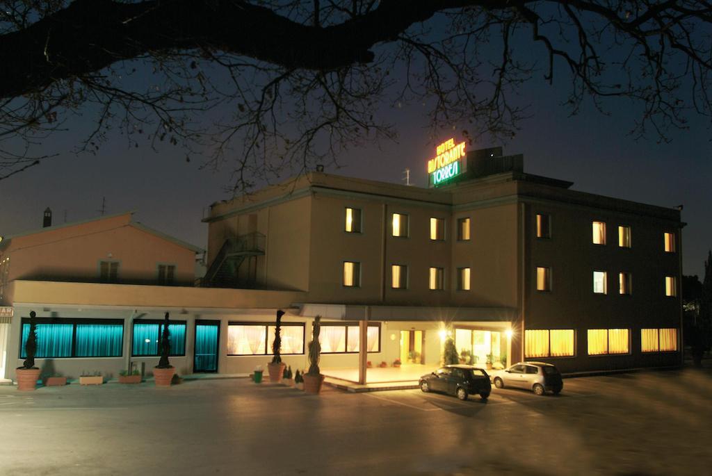 Hotel Torresi Potenza Picena Exteriör bild