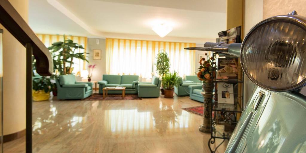 Hotel Torresi Potenza Picena Exteriör bild